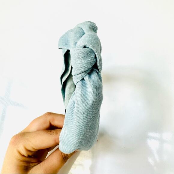 3/$20 NEW ANTHROPOLOGIE Baby Blue Fabric Knot Bow Headband Hair Piece Barbiecore - Picture 5 of 10